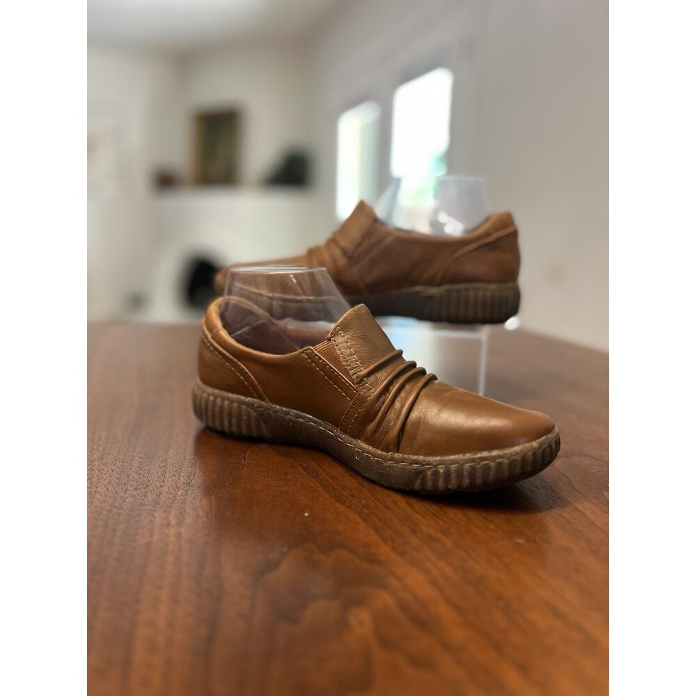 Clarks women's Size 7.5M leather slip-on Contour comfort shoes - Picture 2 of 7